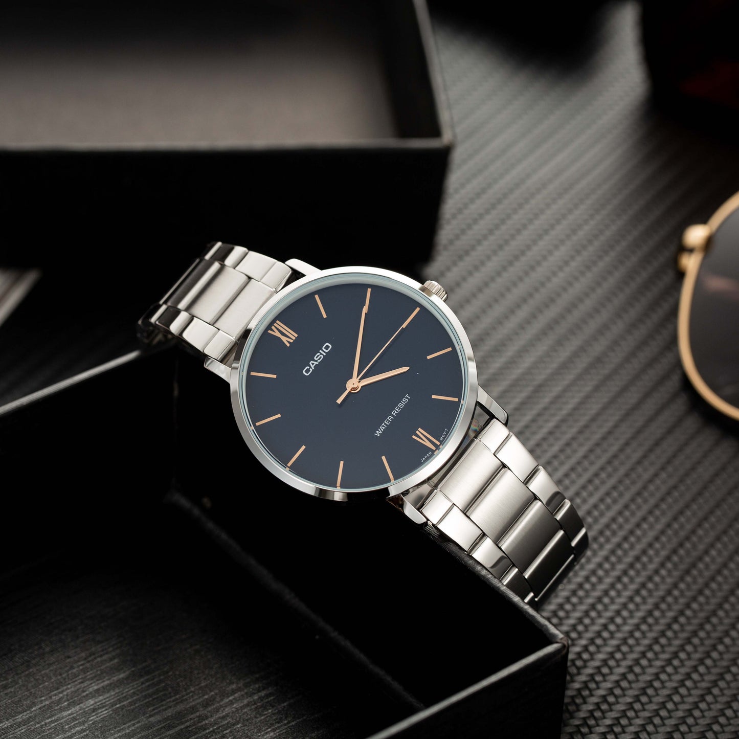 CASIO Authentic Quartz Watch - Original Design with Calendar, 50M Water Resistant, Analog Dial - Stylish Genuine Leather Strap for Men and Women