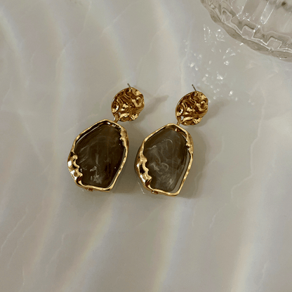 A pair of resin geometry earrings Fashion earrings Vintage irregular pendants temperament studs
