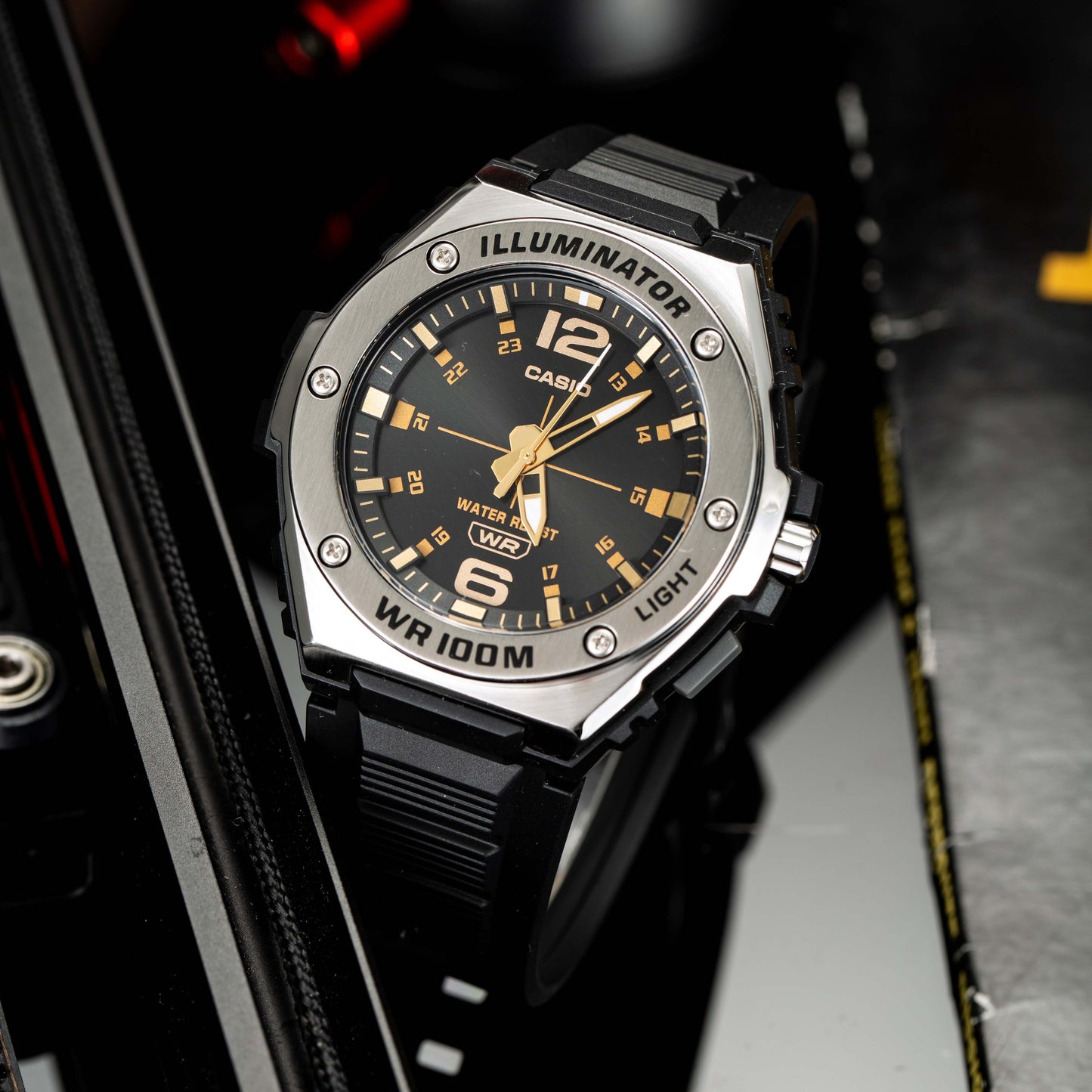 CASIO Authentic Quartz Watch - Original Design with Calendar, 50M Water Resistant, Analog Dial - Stylish Genuine Leather Strap for Men and Women