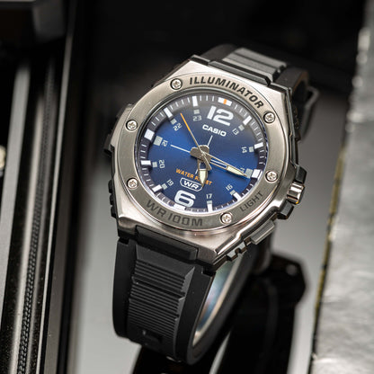 CASIO Authentic Quartz Watch - Original Design with Calendar, 50M Water Resistant, Analog Dial - Stylish Genuine Leather Strap for Men and Women