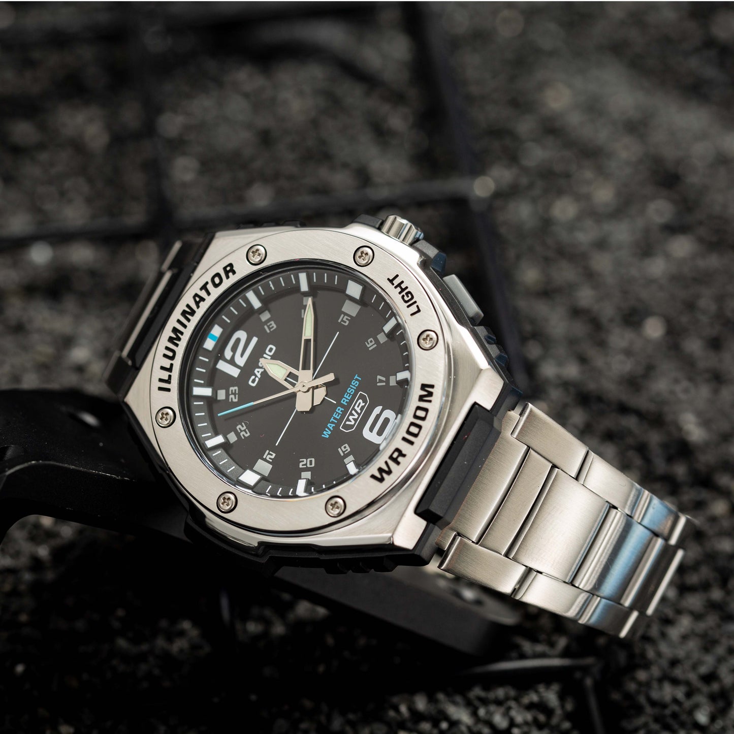 CASIO Authentic Quartz Watch - Original Design with Calendar, 50M Water Resistant, Analog Dial - Stylish Genuine Leather Strap for Men and Women