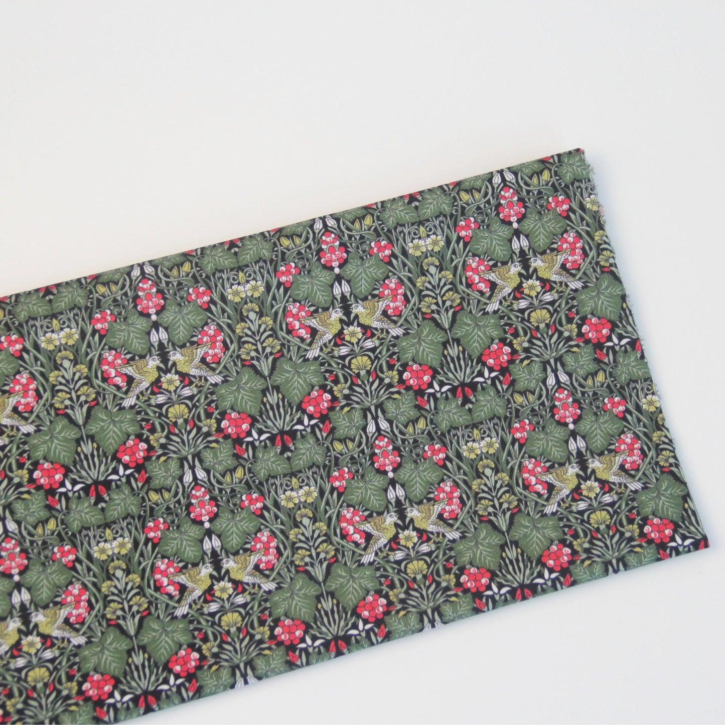 No Moq Custom Digital Print Liberty Cotton Tana Lawn Fabric With Floral Designs 100% Organic Fabric for Clothing