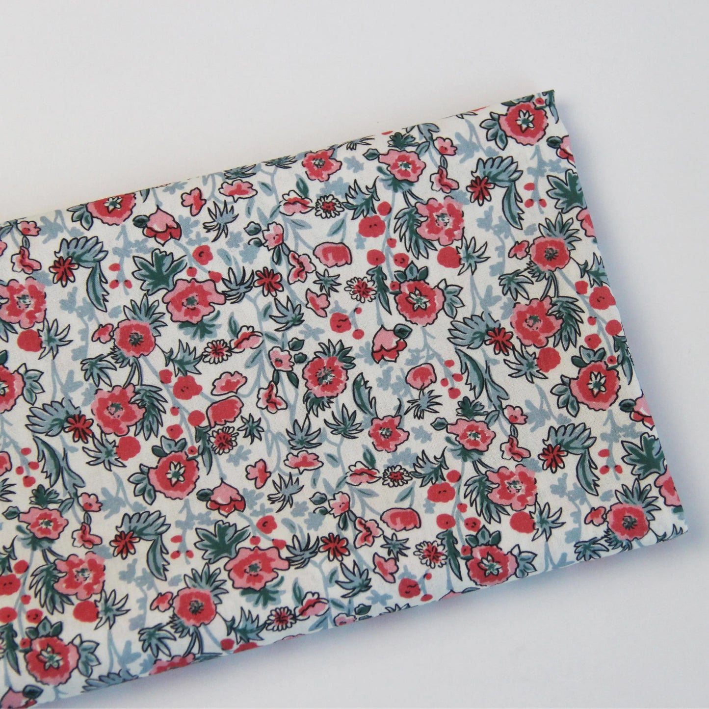 No Moq Custom Digital Print Liberty Cotton Tana Lawn Fabric With Floral Designs 100% Organic Fabric for Clothing