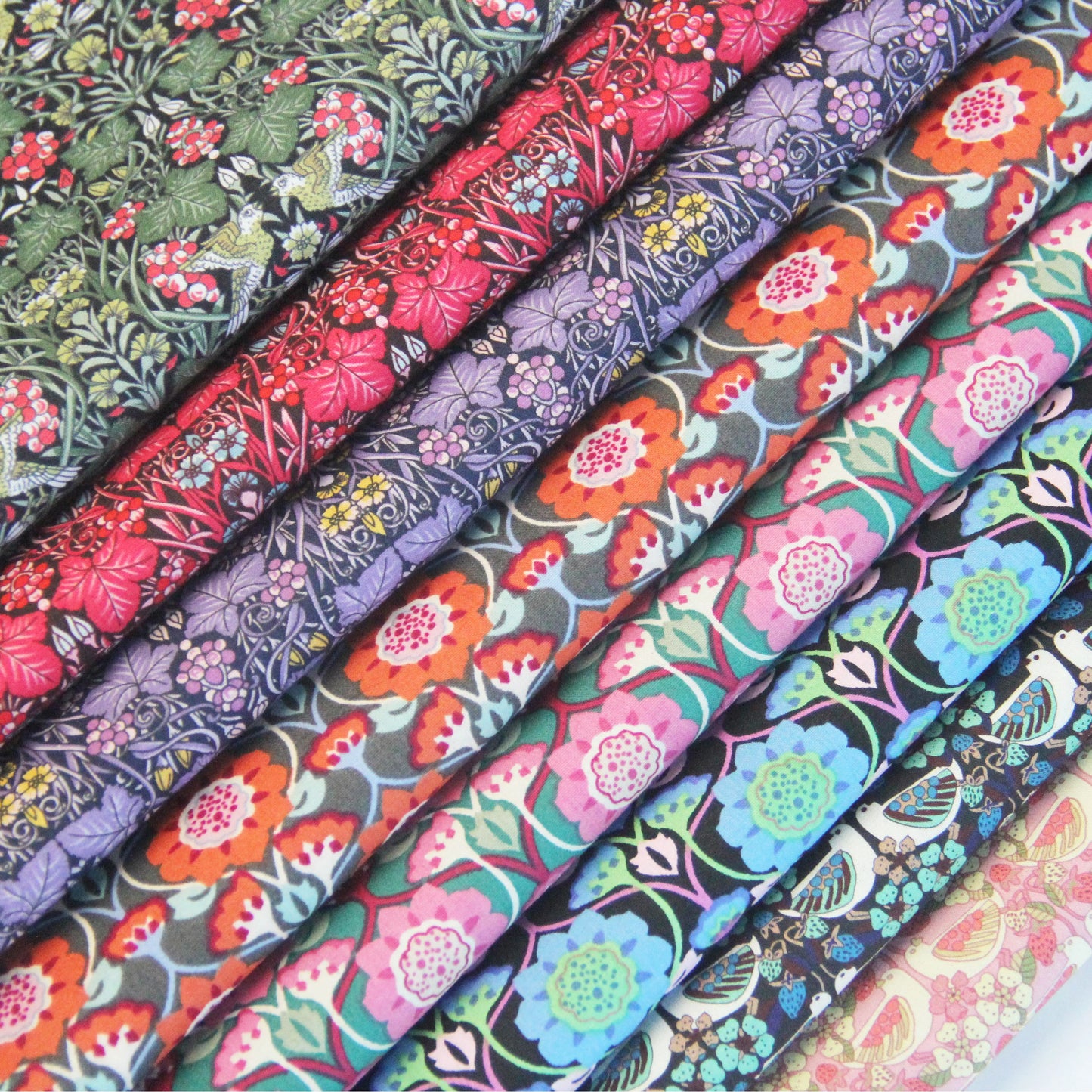 No Moq Custom Digital Print Liberty Cotton Tana Lawn Fabric With Floral Designs 100% Organic Fabric for Clothing