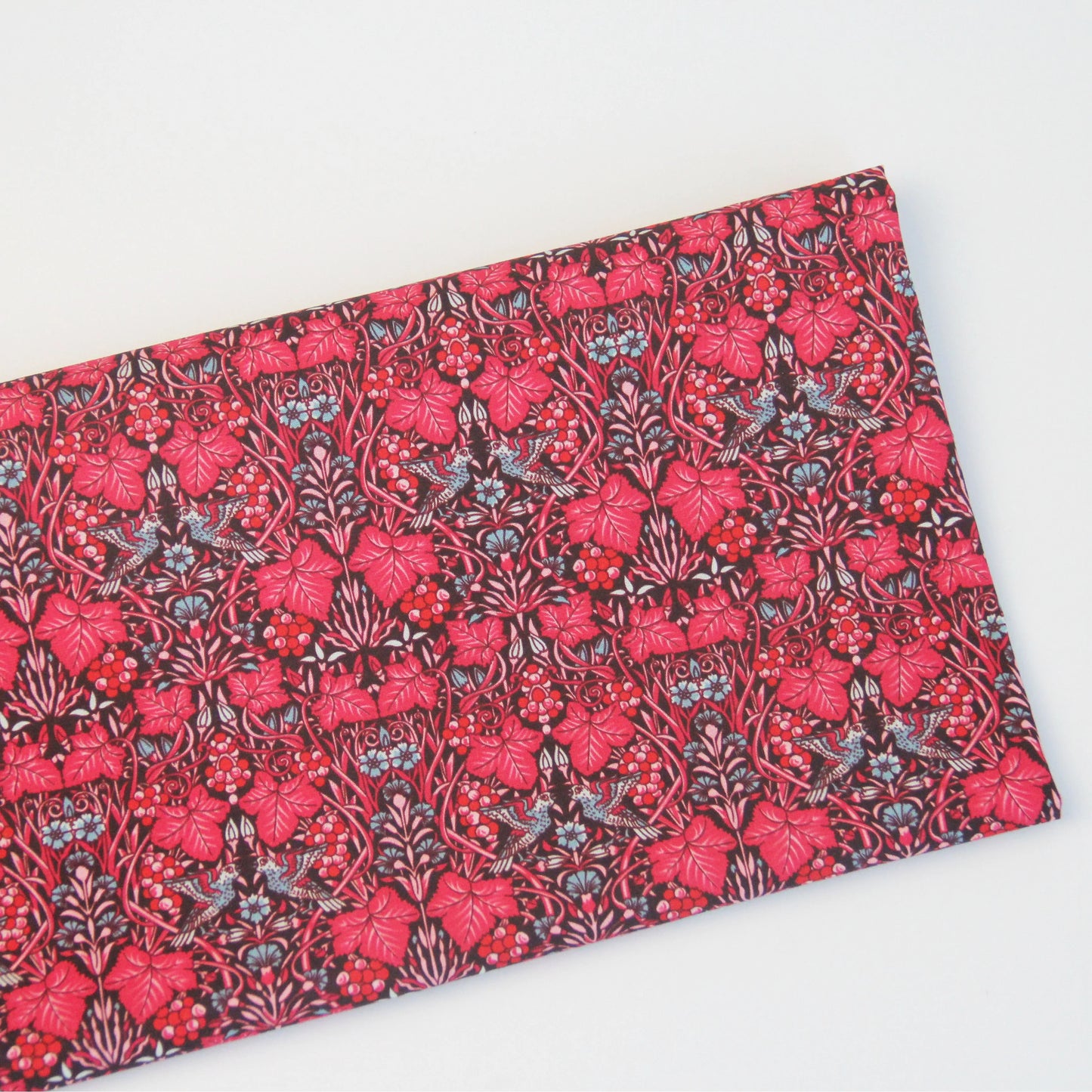 No Moq Custom Digital Print Liberty Cotton Tana Lawn Fabric With Floral Designs 100% Organic Fabric for Clothing