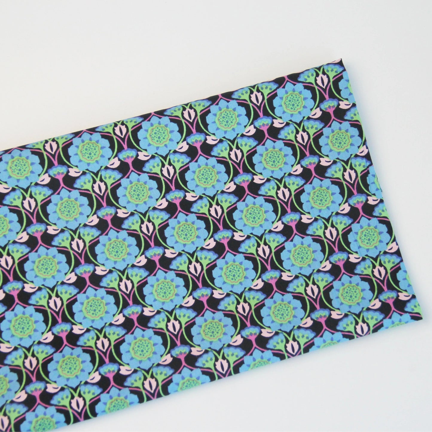 No Moq Custom Digital Print Liberty Cotton Tana Lawn Fabric With Floral Designs 100% Organic Fabric for Clothing