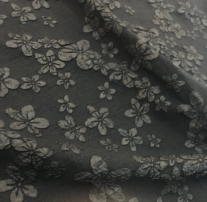 Factory Direct Wholesale 100% Polyester Custom Jacquard Fabrics Three Dimensional Floral Pattern Embossed Jacquard Dress Fabrics