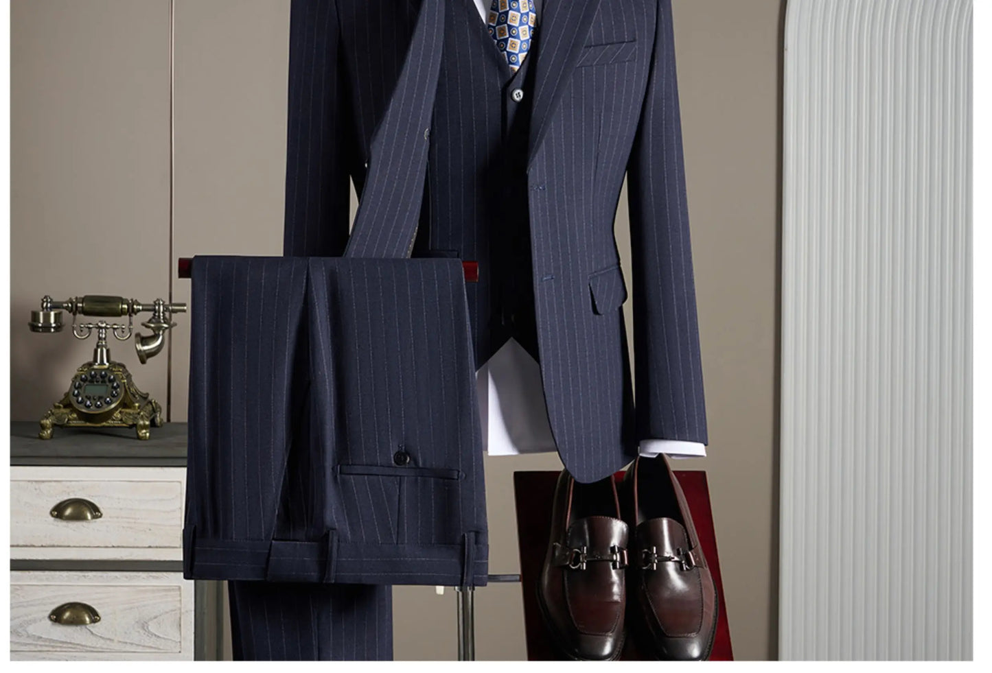 High-quality, fashionable and stylish British-style banquet striped suit set, men's three-piece business casual suit