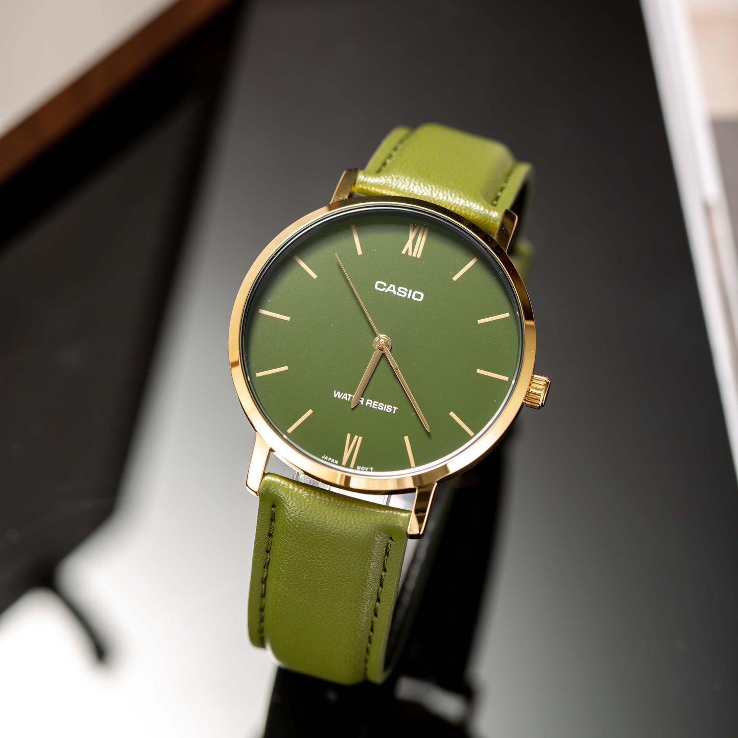 CASIO Authentic Quartz Watch - Original Design with Calendar, 50M Water Resistant, Analog Dial - Stylish Genuine Leather Strap for Men and Women